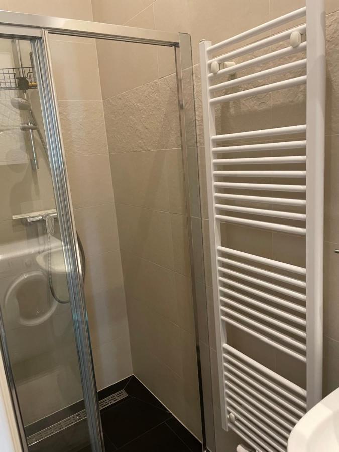 Cozy City Apartment Near City Center Wina Bagian luar foto