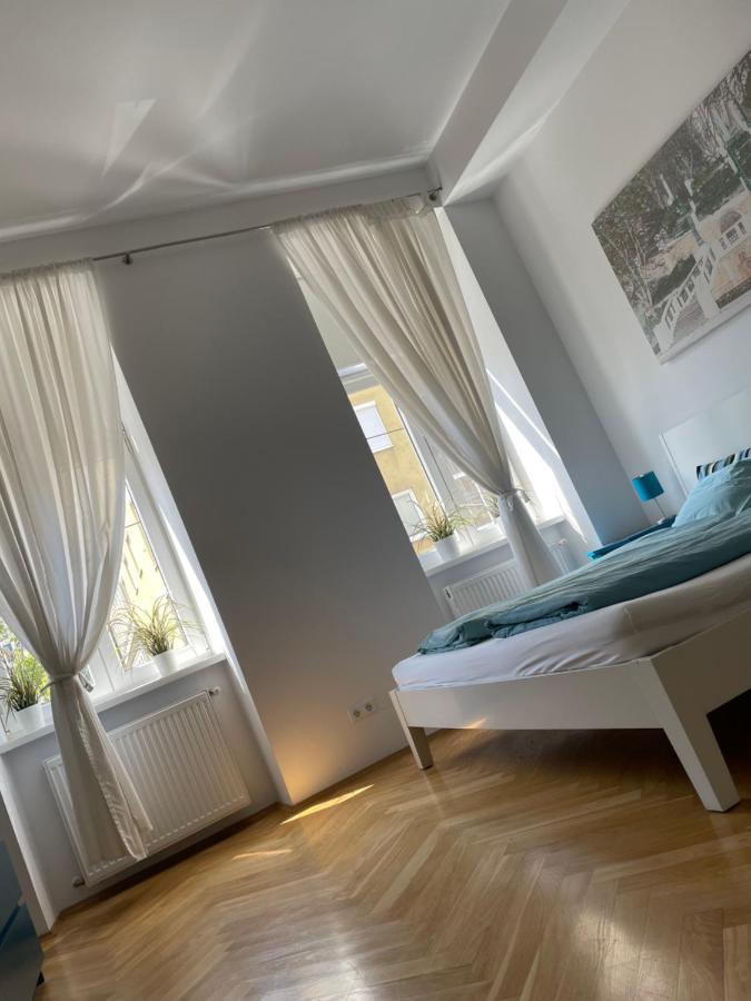 Cozy City Apartment Near City Center Wina Bagian luar foto