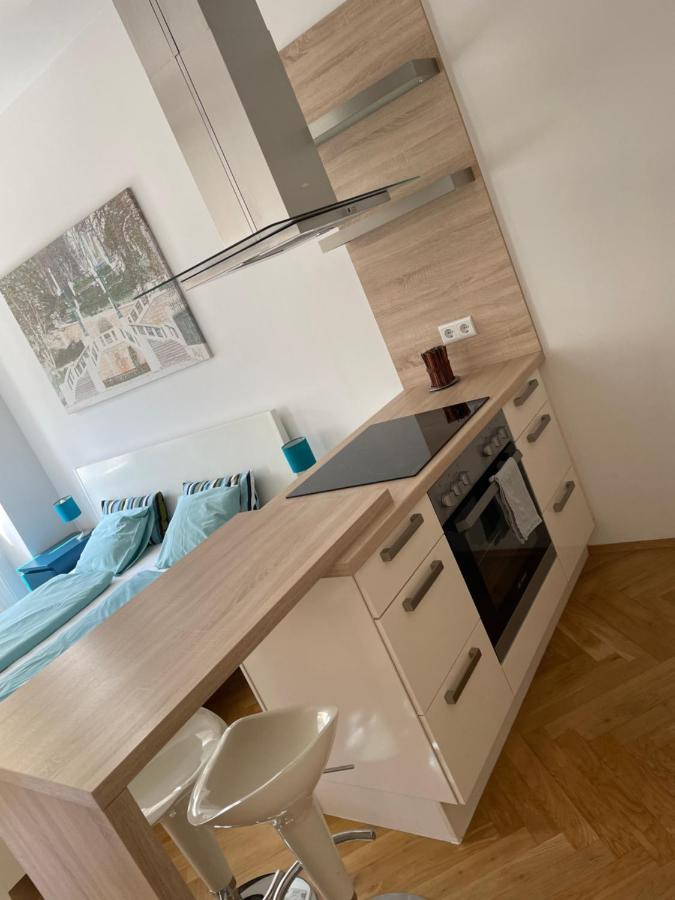 Cozy City Apartment Near City Center Wina Bagian luar foto